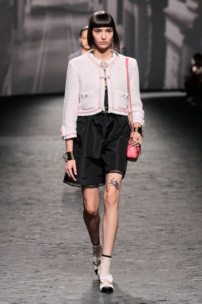 Look 22